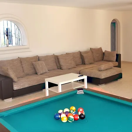 On The By Galantevasques Villa